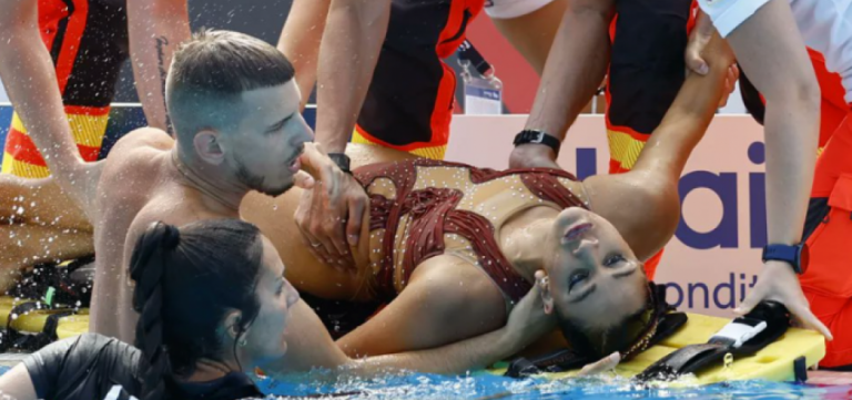 Σοκ στη Βουδαπέστη! Αθλήτρια έχασε τις αισθήσεις της μέσα στην πισίνα