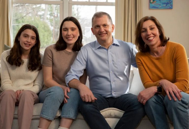 Τραγωδία στις ΗΠΑ : 17χρονη εμβολιασμένη κόρη Δημοκρατικού γερουσιαστή κοιμήθηκε και δεν ξύπνησε ποτέ…