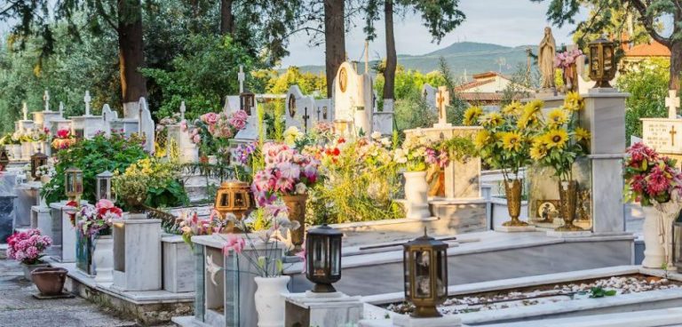 Ταχτσόγλου Καλλιόπη : Ποιός ἀναλαμβάνει τὴν εὐθύνη γιὰ τὴν γενοκτονία τῶν Ἑλλήνων;;