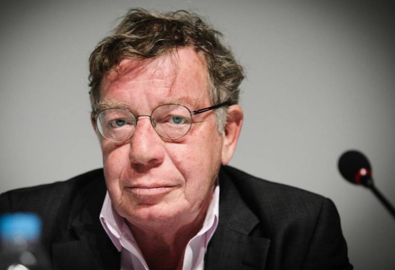 Πέθανε ο Ηλίας Νικολακόπουλος – Έπαθε ανακοπή ενώ κολυμπούσε στη Σύρο