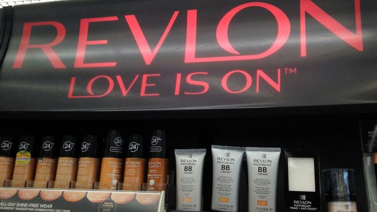 Τίτλοι τέλους στην εταιρεία καλλυντικών Revlon – Υπέβαλλε αίτηση πτώχευσης