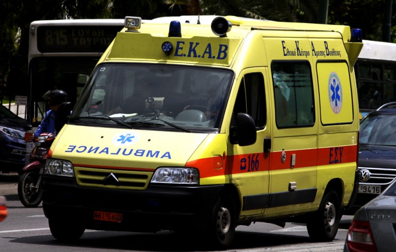ιδιοκτήτρια μπαρ μαχαίρωσε 23χρονο