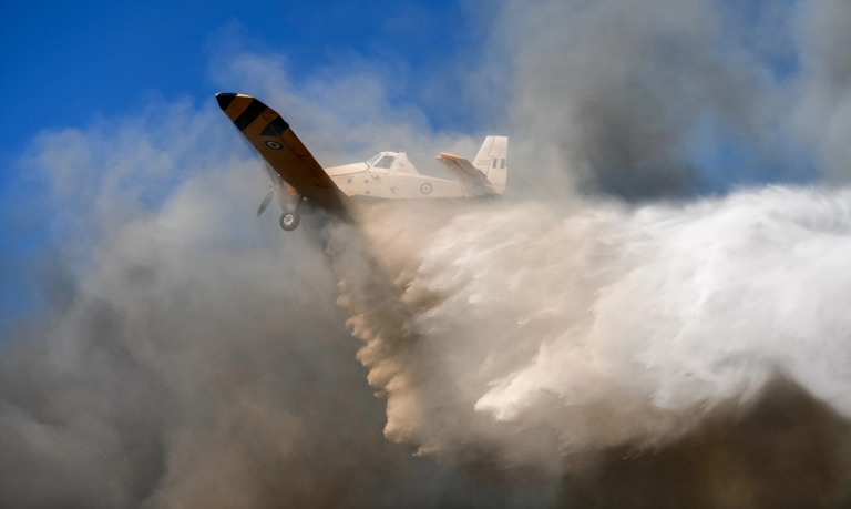 ΤΕΡΑΣΤΙΟ ΣΚΑΝΔΑΛΟ ΚΑΤΑΣΠΑΤΑΛΗΣΗΣ ΔΗΜΟΣΙΟΥ ΧΡΗΜΑΤΟΣ!! ΠΛΗΡΩΣΑΜΕ ΤΟΣΑ ΛΕΦΤΑ ΓΙΑ ΤΑ AIR TRACTORS ΚΑΙ ΑΥΤΑ ΔΕΝ ΣΒΗΝΟΥΝ ΟΥΤΕ… ΨΗΣΤΑΡΙΑ – ΠΟΙΟΣ ΕΔΩΣΕ ΤΗΝ ΕΝΤΟΛΗ ΑΓΟΡΑΣ ΚΑΙ ΠΟΥ ΠΗΓΑΝ ΟΙ ΜΙΖΕΣ ΡΕ ΠΟΛΙΤΙΚΑ ΚΑΤΑΚΑΘΙΑ;;;
