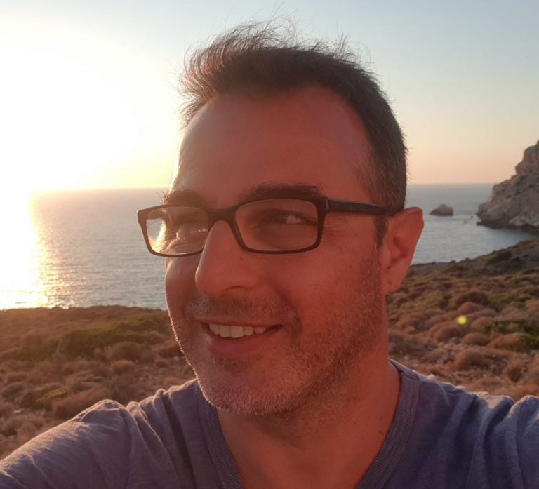 Θρήνος στα Τρίκαλα. Έφυγε από τη ζωή ο Κώστας Κορλός