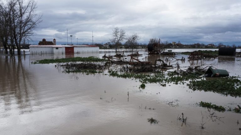 Σοβαρά προβλήματα από την κακοκαιρία στην Σκύρο: Δύο γέφυρες κατέρρευσαν