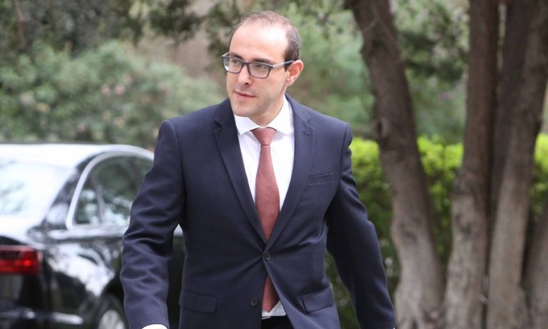 ΕΚΤΑΚΤΟ: Υπέστη έμφραγμα ο Πέτρος Δημητρίου – Υποβάλλεται σε εγχείρηση ο υφυπουργός παρά τω Προέδρω