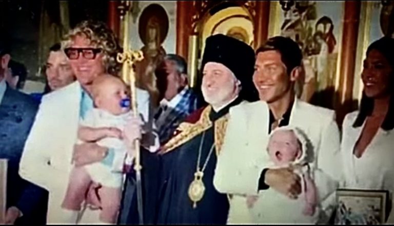ΕΙΚΟΝΕΣ ΚΑΙ ΒΙΝΤΕΟ! Ο ΑΡΧΙΕΠΙΣΚΟΠΟΣ Αμερικής Ελπιδοφόρος έκανε την (πρώτη) βάφτιση παιδιών gay ζευγαριού στην Αθήνα…