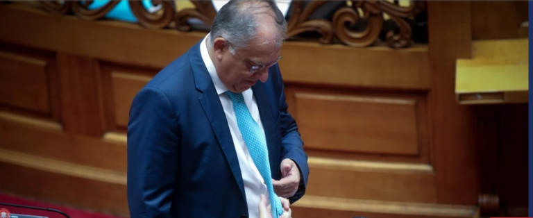 Ο Θεοδωρικάκος «κατέρρευσε» στο βήμα της Βουλής! Διεκόπη η συνεδρίαση