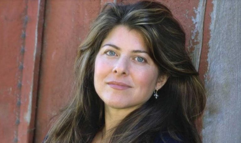 Τα Σώματα των Άλλων: οι Νέοι Εξουσιαστές, το COVID-19 και ο Πόλεμος Ενάντια στον Άνθρωπο άρθρο του Τζέιμς Κούλαντερ για το ομώνυμο βιβλίο της Ναόμι Γουλφ