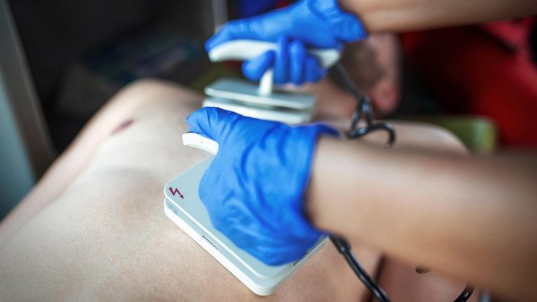 ΞΑΦΝΙΚΆ ΚΑΙ ΑΠΡΟΣΔΌΚΗΤΑ: ΤΟΥΛΆΧΙΣΤΟΝ 11 ΤΟΥΡΊΣΤΕΣ ΝΕΚΡΟΊ ΣΕ ΙΤΑΛΙΚΈΣ ΠΑΡΑΛΊΕΣ ΜΈΣΑ ΣΕ ΜΌΛΙΣ 24 ΏΡΕΣ