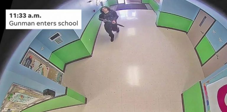 Μακελειό στο Τέξας-Βίντεο ντοκουμέντο: Ο δράστης ανενόχλητος έκανε βόλτες στο σχολείο, αδρανής η αστυνομία