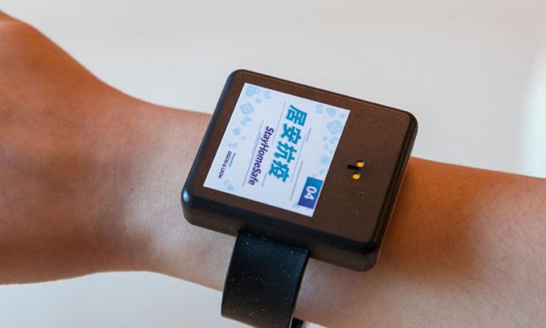 Χονγκ Κονγκ: Με ηλεκτρονικά βραχιολάκια όσοι είναι θετικοί στον κορονοϊό