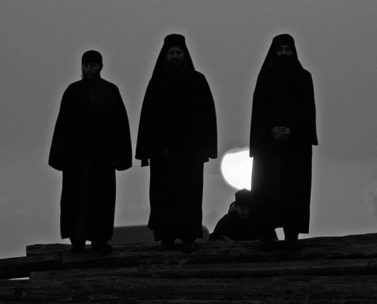 Όταν ο διάβολος ρώτησε τρεις μοναχούς τι θα άλλαζαν από το παρελθόν.