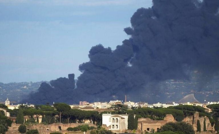 Ιταλία: Φωτιά στα κεντρικά της χώρας – Μέτωπο και κοντά στην Τεργέστη