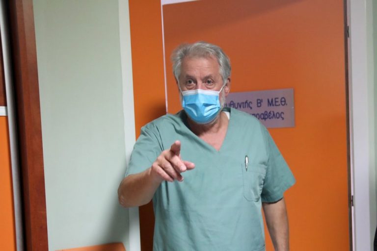 Ο Ν.Καπραβέλος ο πρώτος: Ζητά να επιστρέψουν οι απαγορεύσεις – Υποχρεωτικές μάσκες και εμβόλια