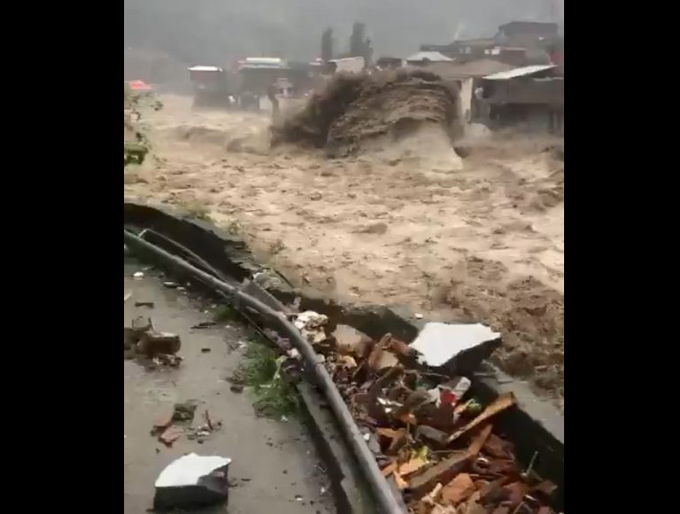 Πακιστάν: Εικόνες βιβλικής καταστροφής από τις πλημμύρες – Δείτε τι γίνεται ακόμα και στο αεροδρόμιο