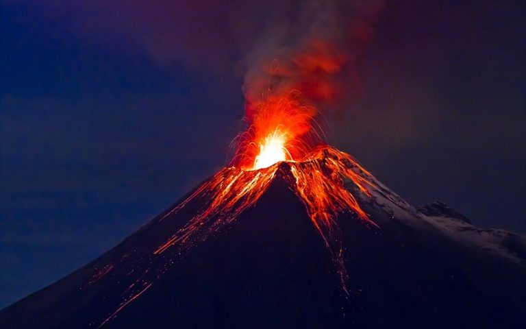 Βρετανοί επιστήμονες: «Προετοιμαστείτε για γιγάντιες εκρήξεις ηφαιστείων μέσα στα επόμενα 100 χρόνια»