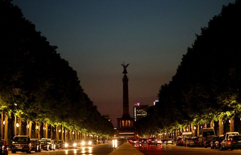 Η Γερμανία «κόβει» φυσικό αέριο, ενώ το δελτίο καραδοκεί – Πλαφόν στη θέρμανση, κλείνουν τα φώτα