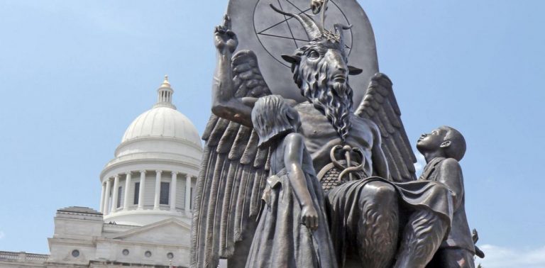 ΟΥΑΣΙΝΓΚΤΟΝ: Ο ΣΑΤΑΝΑΣ ΜΑΖΕΥΕΙ ΤΙΣ ΨΥΧΕΣ ΤΩΝ ΠΑΙΔΙΩΝ