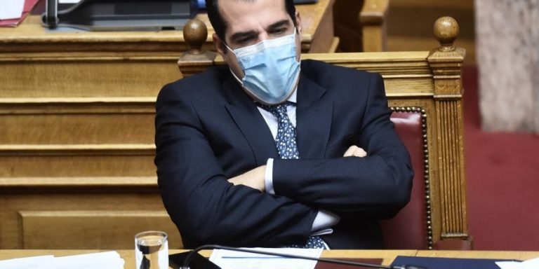 Πλεύρης: “Τα ΠΡΟΣΤΙΜΑ για τους άνω των 60 δεν έχουν νόημα ύπαρξης”!  “Παράθυρο” κατάργησής τους;