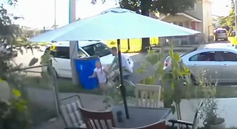Βίντεο-σοκ στις ΗΠΑ: Επιχείρησε να απαγάγει 6χρονο κορίτσι, η αντίδρασή της ήταν σωτήρια