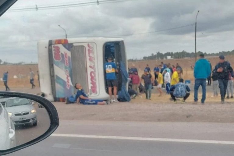 Δυστύχημα με πούλμαν στην Αργεντινή: Μια νεκρή οπαδός της Μπόκα Τζούνιορς