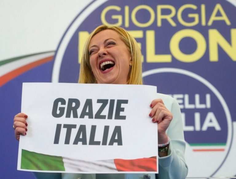 ΒΙΝΤΕΟ «ΒΟΜΒΑ» για την Μελόνι!!! Έτσι είναι οι δεξιοί;