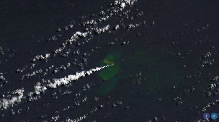 Ένα μικροσκοπικό νησί εμφανίστηκε στον Ειρηνικό, έπειτα από έκρηξη ηφαιστείου