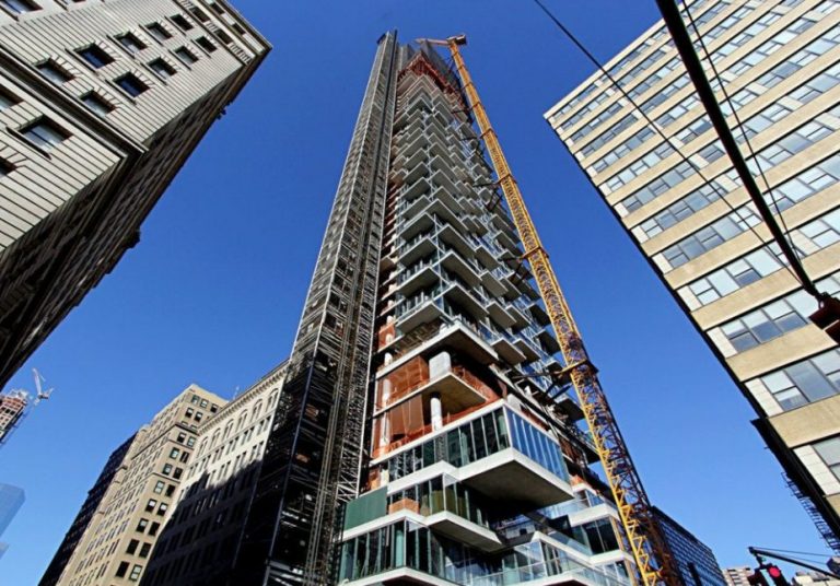 Αυτοκτονία-σοκ στο Μανχάταν> Από τον 18ο όροφο υπερπολυτελούς ουρανοξύστη πήδηξε ο επικεφαλής οικονομικών υπηρεσιών της Bed Bath & Beyond