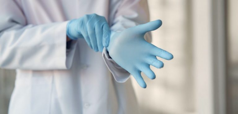 Το «χαβά» του ο Θ.Βασιλακόπουλος: «Τεράστιο λάθος να επανέλθουν οι ανεμβολίαστοι υγειονομικοί»