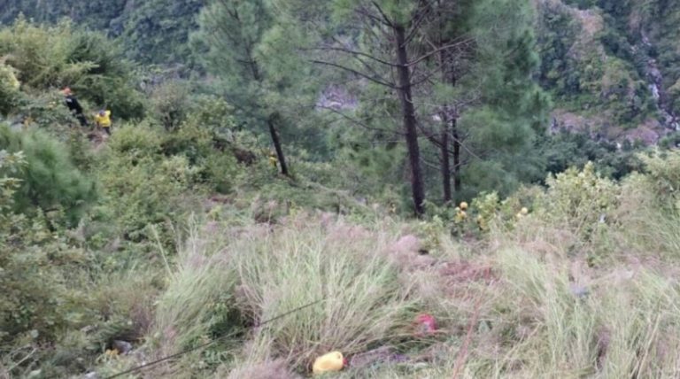 Ινδία: 25 νεκροί από πτώση λεωφορείου σε φαράγγι