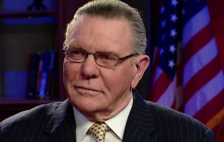 ΠΑΡΑΔΟΧΗ ΜΕΓΑΤΟΝΩΝ στις ΗΠΑ: «Για τόσα χρήματα πολεμούν οι Ουκρανοί για εμάς»