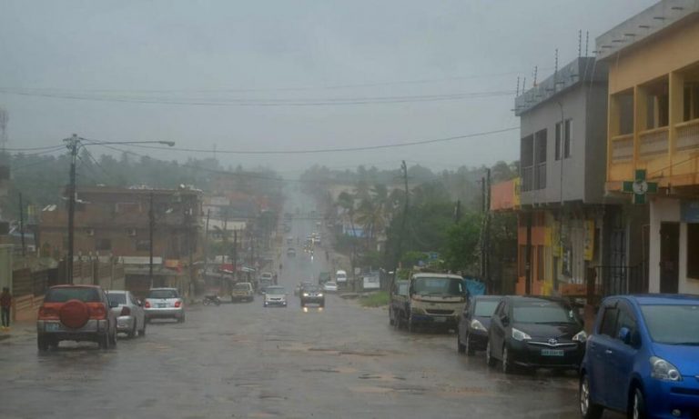 Συναγερμός στην κεντρική Αμερική καθώς πλησιάζει απειλητικά o κυκλώνας Τζούλια