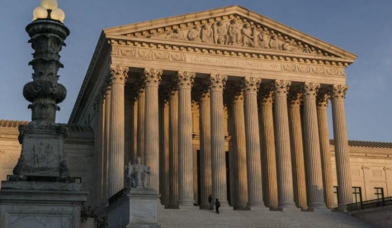 Νέα Υόρκη: Το Ανώτατο Δικαστήριο επαναφέρει όλους τους ανεμβολίαστους υπαλλήλους