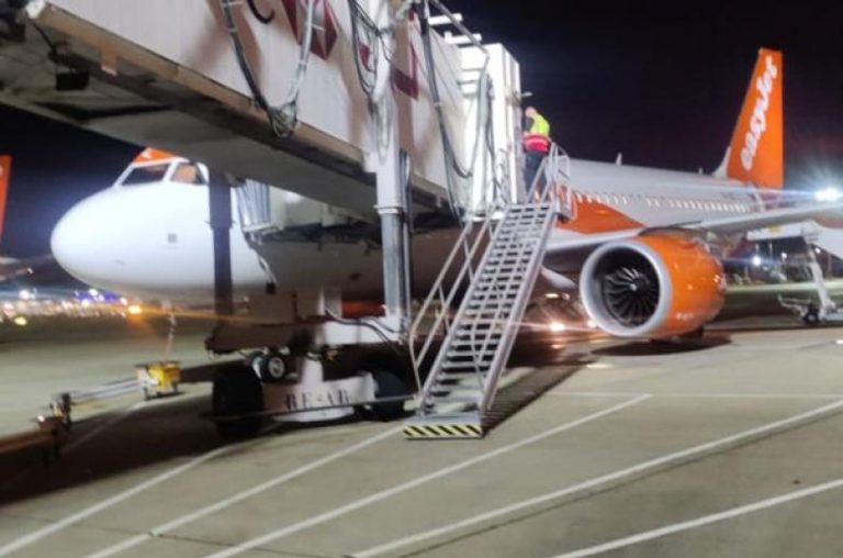 Επιβάτης πέθανε σε πτήση από Κύπρο προς Αγγλία