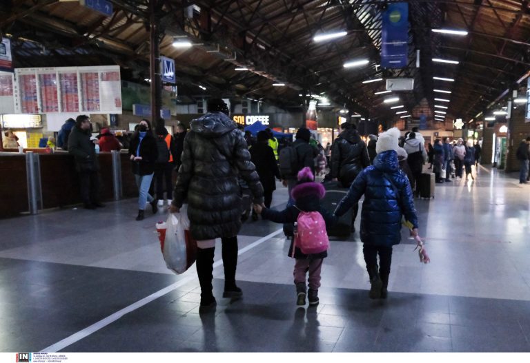 ΕΝΟΧΟΙ!!! Το ΒΙΝΤΕΟ που δείχνει όσα είπαν και έκαναν στον κόσμο, ο οποίος ΔΕΝ ΣΥΓΧΩΡΕΙ