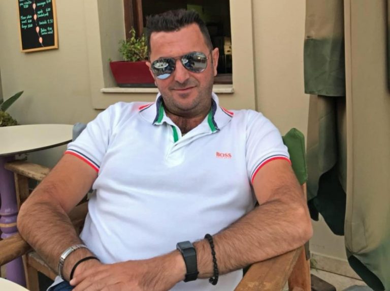Πάγωσε η Κρήτη από τον ξαφνικό θάνατο του 44χρονου επιχειρηματία Σαράντου Γερογιαννάκη. Έφυγε από ανακοπή καρδιάς