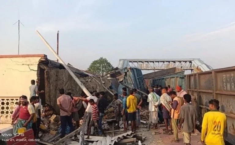 Ινδία: Εκτροχιασμός τρένου σε σιδηροδρομικό σταθμό της Οντίσα – 3 νεκροί και 4 τραυματίες