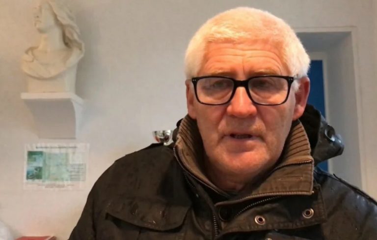 Σοκ στη Γαλλία: Αντιδήμαρχος βρέθηκε σταυρωμένος με καρφιά σε χέρια και πόδια