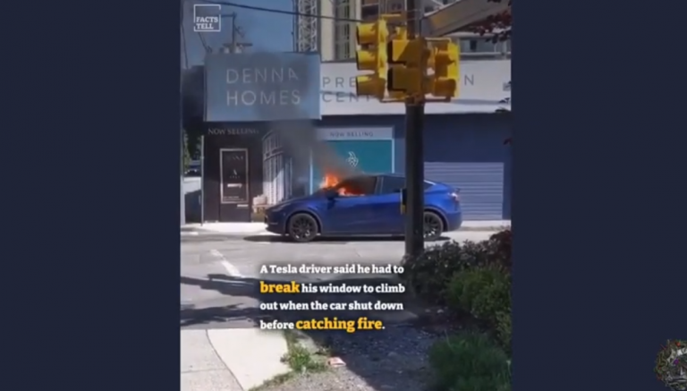 Παγίδα θανάτου τα TESLA έξυπνα αυτοκίνητα, πηρε φωτιά και κλειδώθηκε μέσα στο αυτοκίνητο.