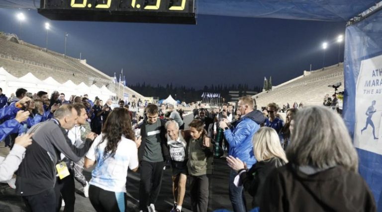 Άξιος! Ο 92χρονος Στέλιος Πρασσάς τερμάτισε για ακόμη μια χρονιά στον Αυθεντικό Μαραθώνιο!