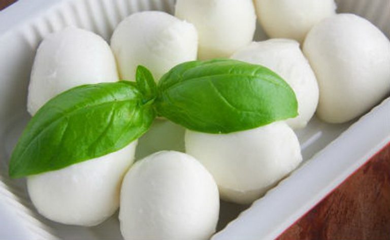 Πως να φτιαξω σπιτικη μοτσαρελα