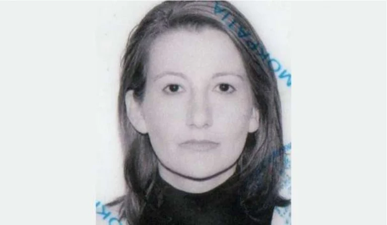 Πέφτει κάτω 46χρονη γιατρός από την Ελασσόνα η οποία εργαζόταν στην Αθήνα: “Ήταν υγιέστατη λένε συγγενείς και φίλοι, τσιμπήθηκε για να συνεχίσει να δουλεύει”