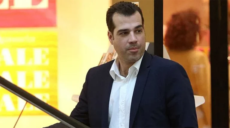 Καμία περίπτωση να εισπράξουν έστω και ένα μισθό από αυτούς που έχασαν δηλώνει κατηγορηματικά ο υπουργός της ναζιστικής κυβέρνησης Θανάσης Πλεύρης για τους υγειονομικούς