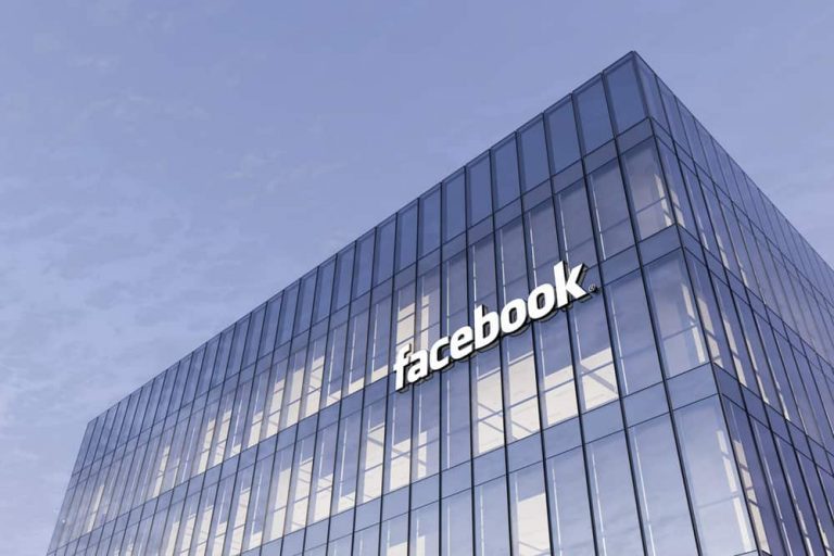 Facebook: 725 εκ. δολάρια καλείται να πληρώσει για το σκάνδαλο Cambridge Analytica