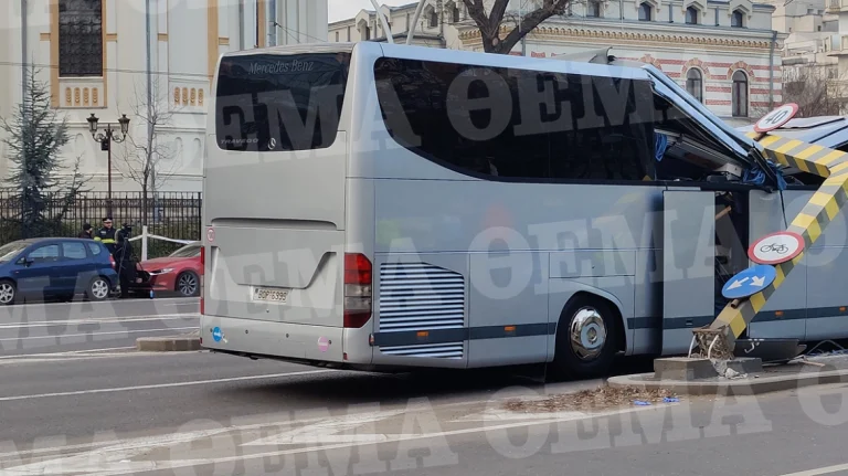 Ρουμανία: «Το Google Maps μου είπε να πάω από εκεί» λέει ο οδηγός του πούλμαν
