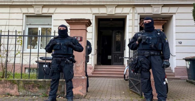 Σοβαρή η κατάσταση στη Γερμανία: Η Αστυνομία σαρώνει όλη τη χώρα για μέλη της οργάνωσης που σχεδίαζε πραξικόπημα – Συνελήφθησαν 25 άτομα