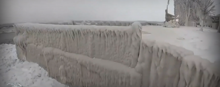 Σαρώνει ο χιονιάς τις ΗΠΑ: Πάνω από 60 νεκροί από το πολικό ψύχος