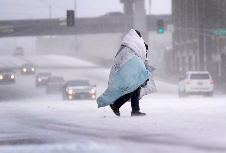 ΗΠΑ: Τουλάχιστον 12 νεκροί από τον ιστορικό χιονιά-Χαοτική η κατάσταση στις μεταφορές