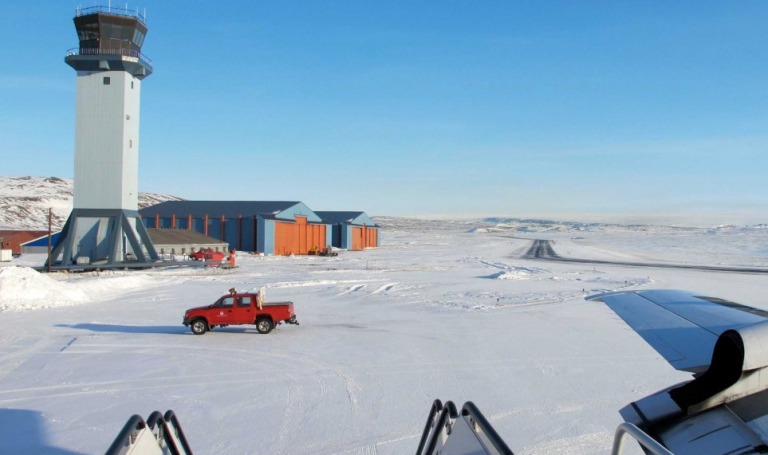 Οι ΗΠΑ ανοικοδομούν στρατιωτική βάση στη Γροιλανδία για να ανταγωνιστούν τη Ρωσία στην Αρκτική